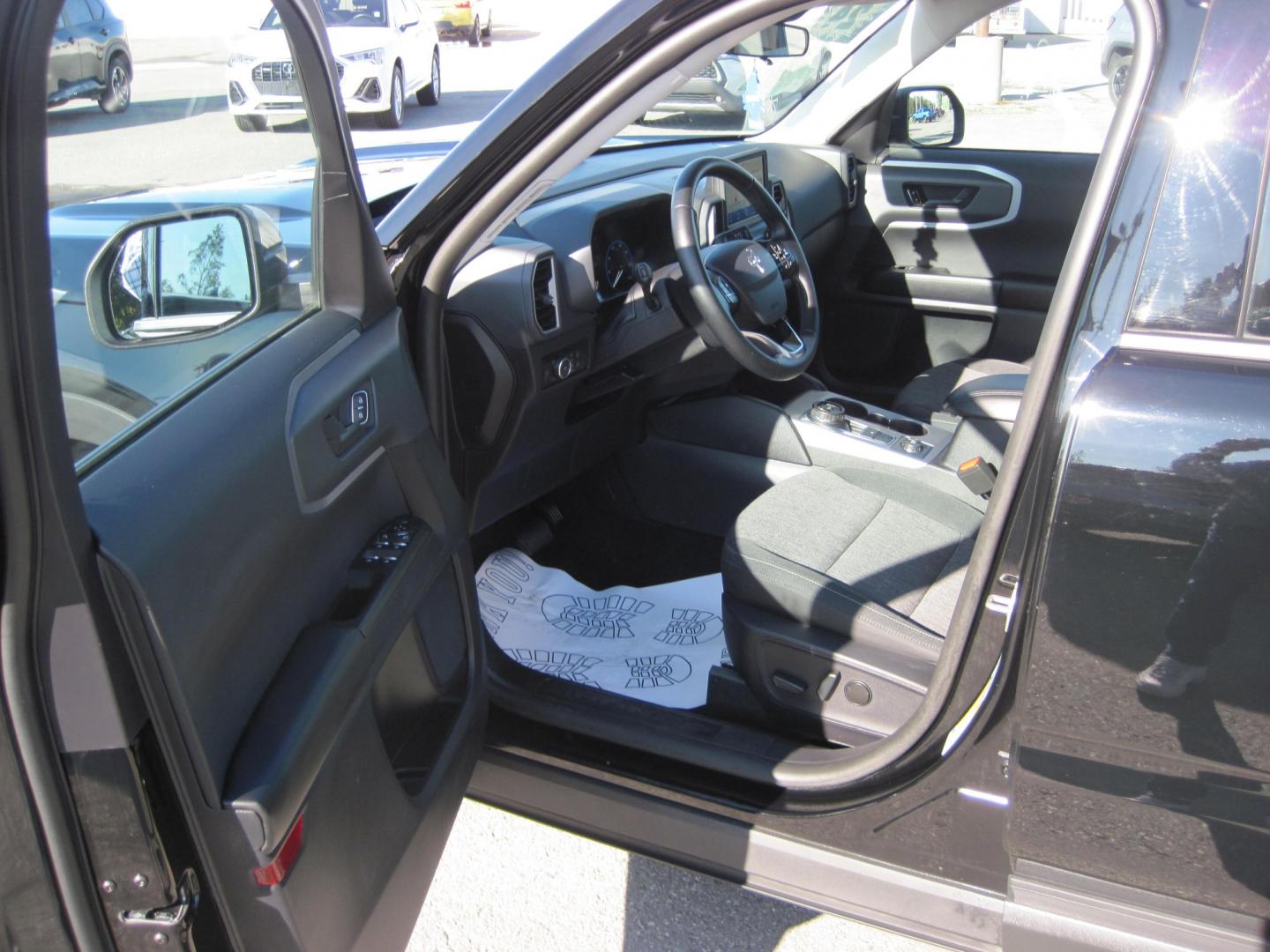 2024 black /gray Ford Bronco Sport Big Bend (3FMCR9B61RR) with an 1.5L L3 engine, 8A transmission, located at 9530 Old Seward Highway, Anchorage, AK, 99515, (907) 349-3343, 61.134140, -149.865570 - LOW MILES ON THIS 2024 FORD BRONCO SPORT BIG BEND , SUNROOF HEATED SEATS COME TAKE A TEST DRIVE- Photo#11