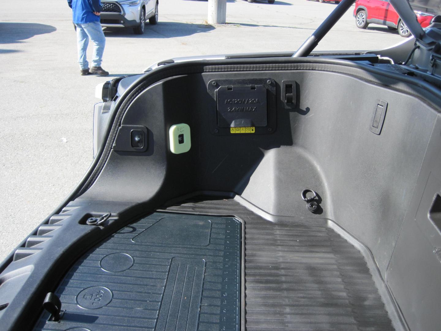 2023 silver /gray Ford F-150 Lightning Pro (1FTVW1EVXPW) with an ELECTRIC engine, AUTOMATIC transmission, located at 9530 Old Seward Highway, Anchorage, AK, 99515, (907) 349-3343, 61.134140, -149.865570 - LOW MILES ON THIS 2023 FORD F150 XLT LIGHTING COME TAKE A TEST DRIVE- Photo#4
