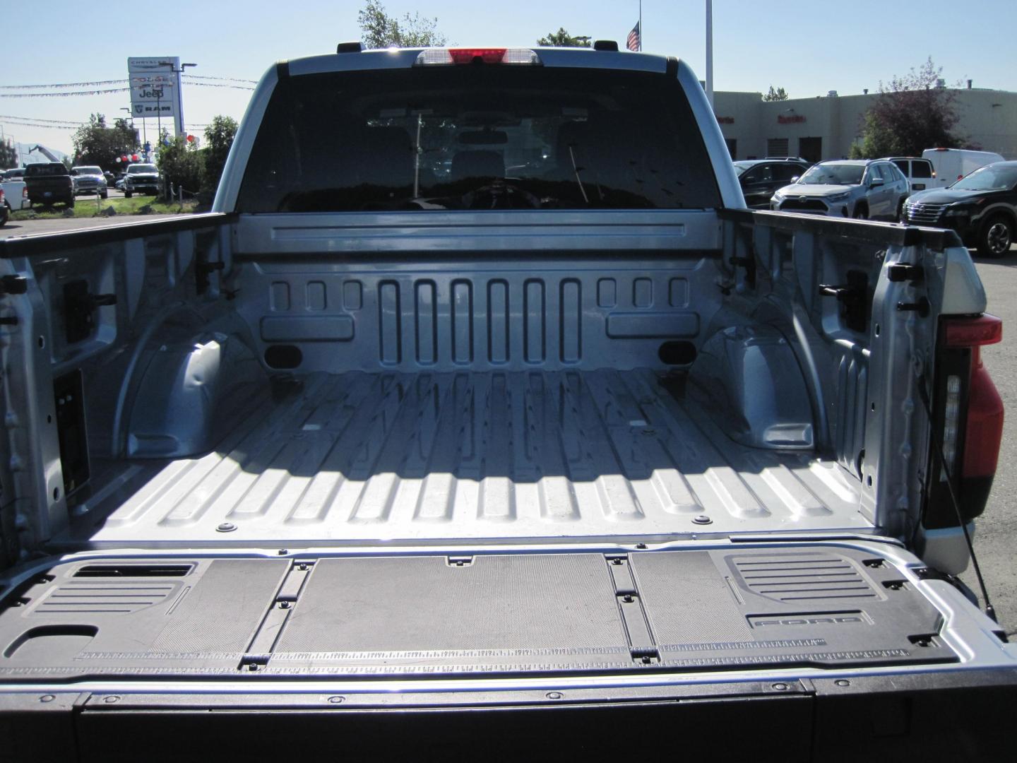 2023 silver /gray Ford F-150 Lightning Pro (1FTVW1EVXPW) with an ELECTRIC engine, AUTOMATIC transmission, located at 9530 Old Seward Highway, Anchorage, AK, 99515, (907) 349-3343, 61.134140, -149.865570 - LOW MILES ON THIS 2023 FORD F150 XLT LIGHTING COME TAKE A TEST DRIVE- Photo#12
