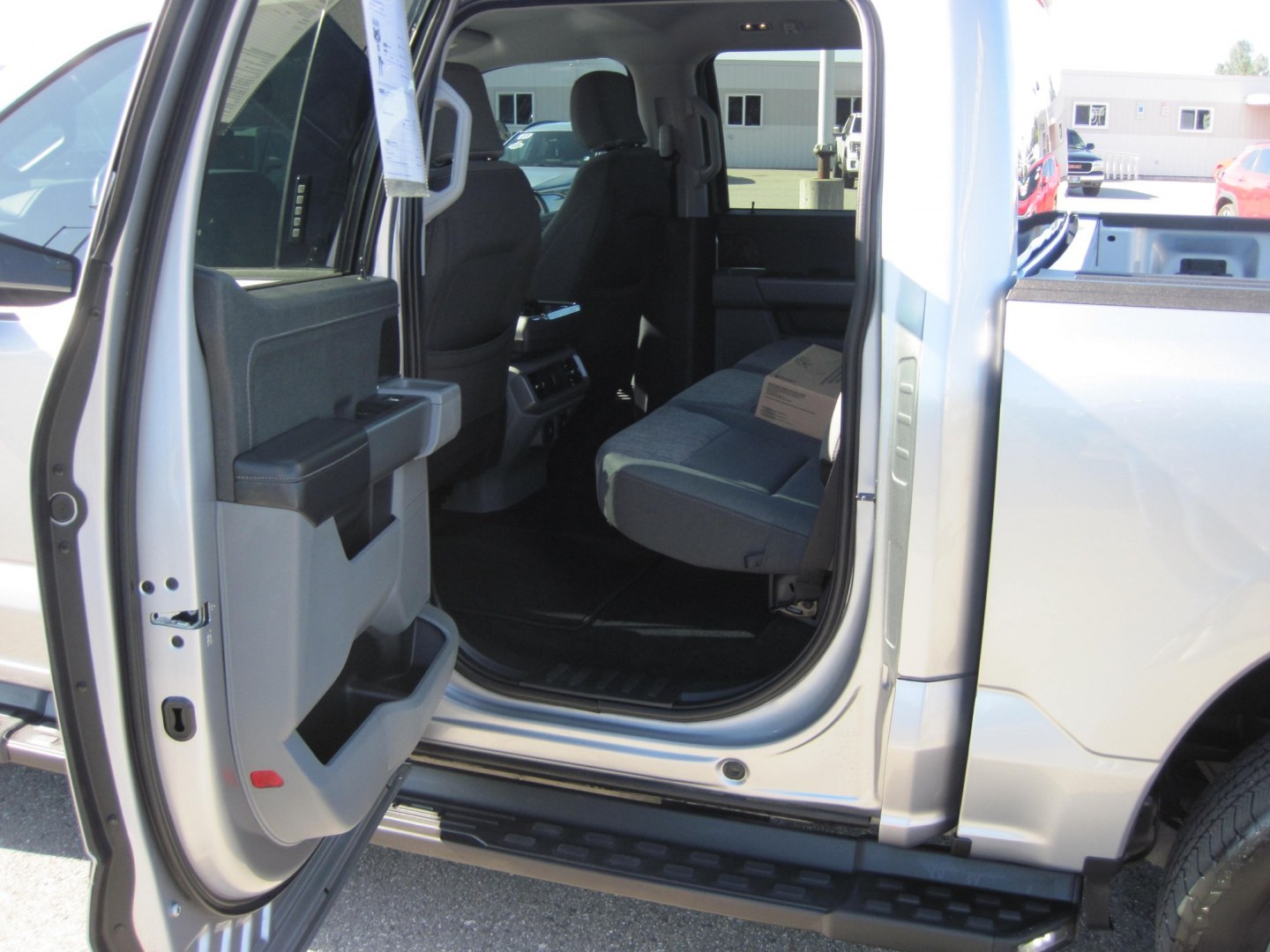 2023 silver /gray Ford F-150 Lightning Pro (1FTVW1EVXPW) with an ELECTRIC engine, AUTOMATIC transmission, located at 9530 Old Seward Highway, Anchorage, AK, 99515, (907) 349-3343, 61.134140, -149.865570 - LOW MILES ON THIS 2023 FORD F150 XLT LIGHTING COME TAKE A TEST DRIVE- Photo#19