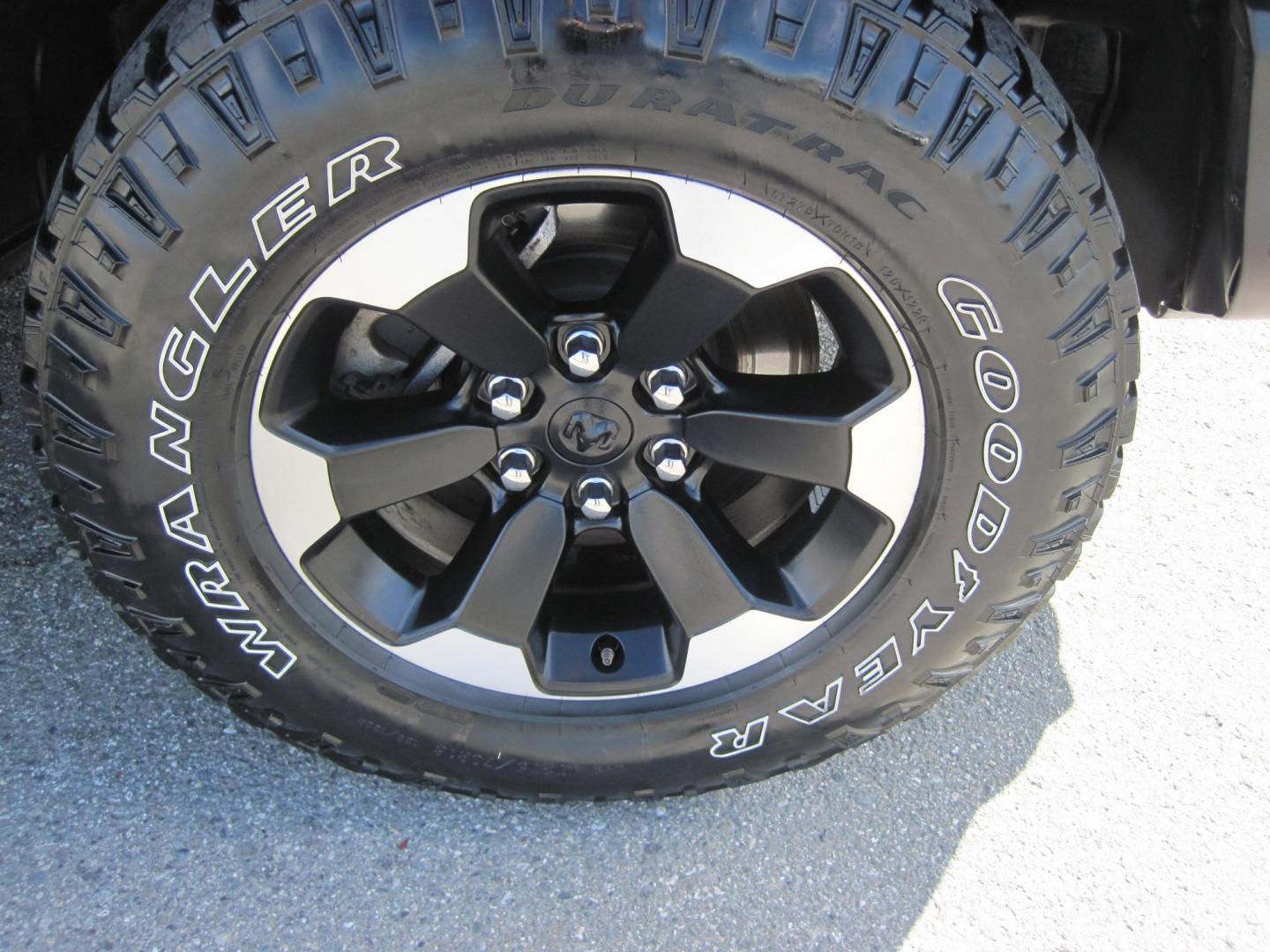 2022 blue /black RAM 1500 Rebel Crew Cab SB 4WD (1C6SRFLT2NN) with an 5.7L V8 OHV 16V engine, 8A transmission, located at 9530 Old Seward Highway, Anchorage, AK, 99515, (907) 349-3343, 61.134140, -149.865570 - LOADED 2022 RAM 1500 REBEL WITH LOTS OF EXTRAS COME TAKE A TEST DRIVE- Photo#7