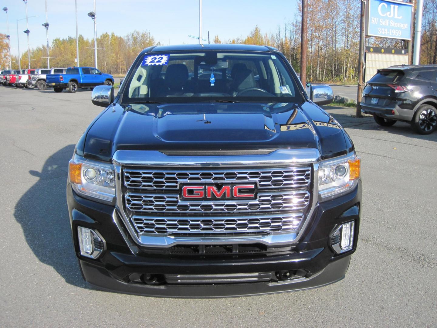 2022 black /black GMC Canyon Denali Crew Cab 4WD (1GTG6EEN5N1) with an 3.6L V6 DOHC 24V engine, 6A transmission, located at 9530 Old Seward Highway, Anchorage, AK, 99515, (907) 349-3343, 61.134140, -149.865570 - Nice 2022 GMC Canyon Denali come take a test drive.- Photo#2