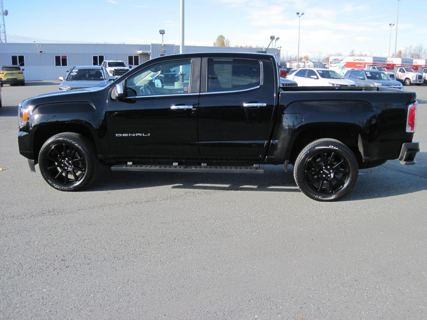 2022 black /black GMC Canyon Denali Crew Cab 4WD (1GTG6EEN5N1) with an 3.6L V6 DOHC 24V engine, 6A transmission, located at 9530 Old Seward Highway, Anchorage, AK, 99515, (907) 349-3343, 61.134140, -149.865570 - Nice 2022 GMC Canyon Denali come take a test drive.- Photo#4