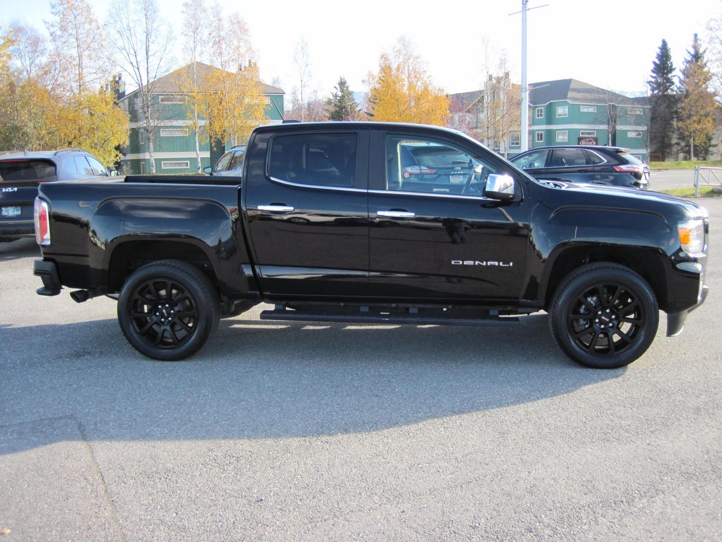 2022 black /black GMC Canyon Denali Crew Cab 4WD (1GTG6EEN5N1) with an 3.6L V6 DOHC 24V engine, 6A transmission, located at 9530 Old Seward Highway, Anchorage, AK, 99515, (907) 349-3343, 61.134140, -149.865570 - Nice 2022 GMC Canyon Denali come take a test drive.- Photo#3