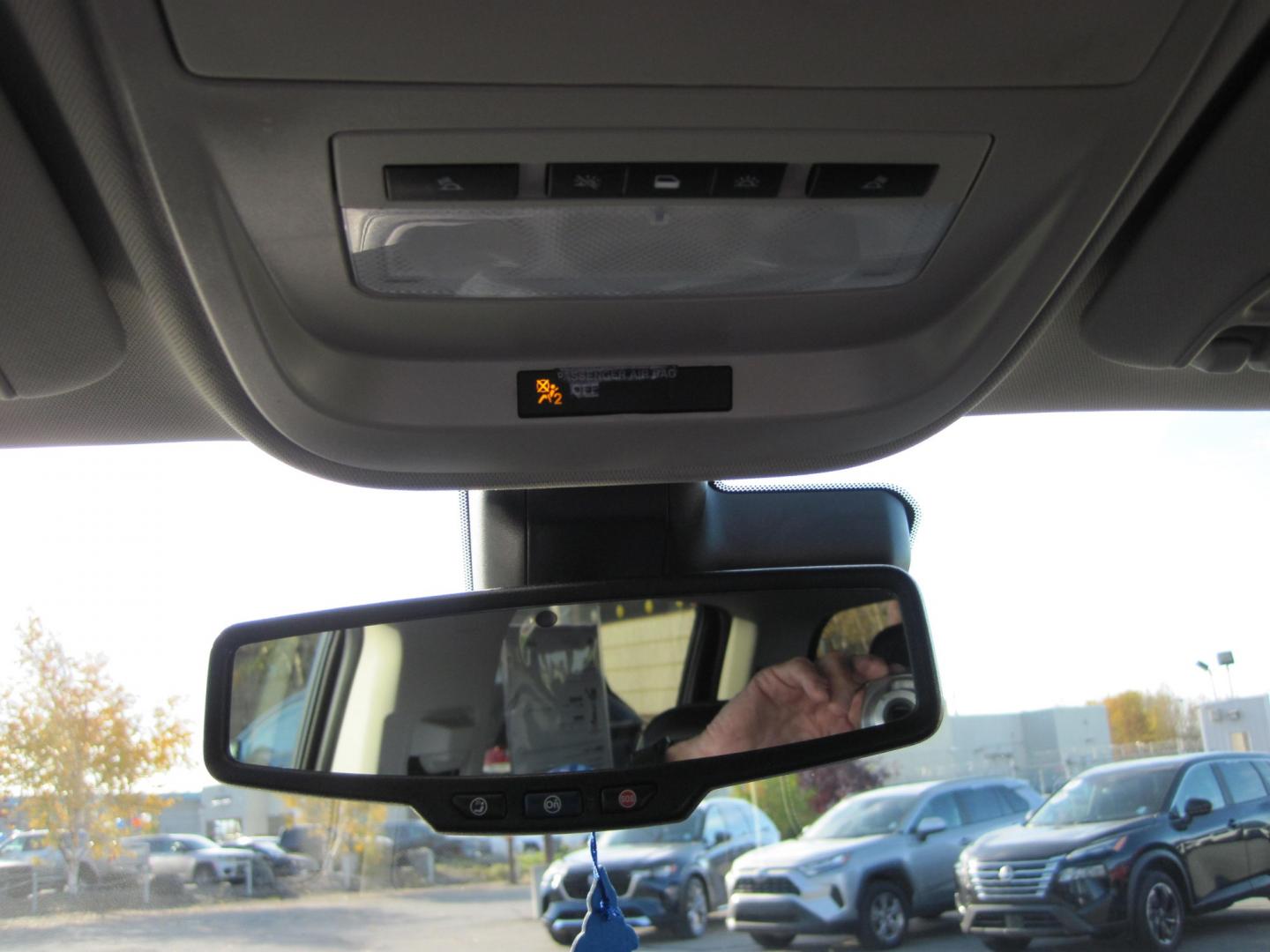 2022 black /black GMC Canyon Denali Crew Cab 4WD (1GTG6EEN5N1) with an 3.6L V6 DOHC 24V engine, 6A transmission, located at 9530 Old Seward Highway, Anchorage, AK, 99515, (907) 349-3343, 61.134140, -149.865570 - Nice 2022 GMC Canyon Denali come take a test drive.- Photo#16