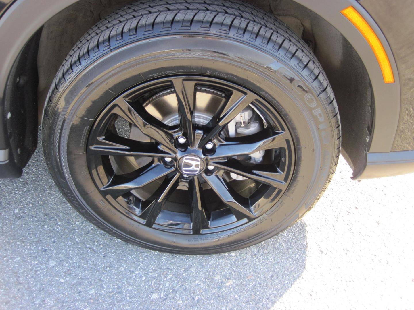 2025 black /black Honda CR-V Hybrid Sport-L AWD (5J6RS6H89SL) with an 2.0L L4 DOHC 16V HYBRID engine, CVT transmission, located at 9530 Old Seward Highway, Anchorage, AK, 99515, (907) 349-3343, 61.134140, -149.865570 - Low miles on this 2025 Honda CRV come take a test drive- Photo#5